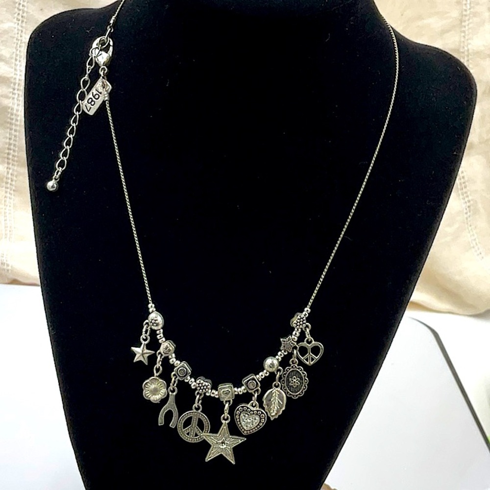 Aero 1987 16” Silver Charm Necklace W/ 2”Ext. (Stars,PeaceSigns,Flowers,Hearts) - Picture 2 of 5